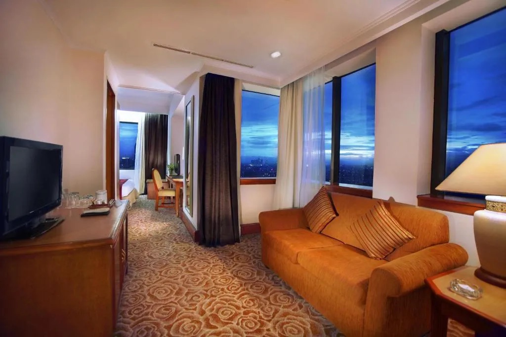 Menara Peninsula Hotel