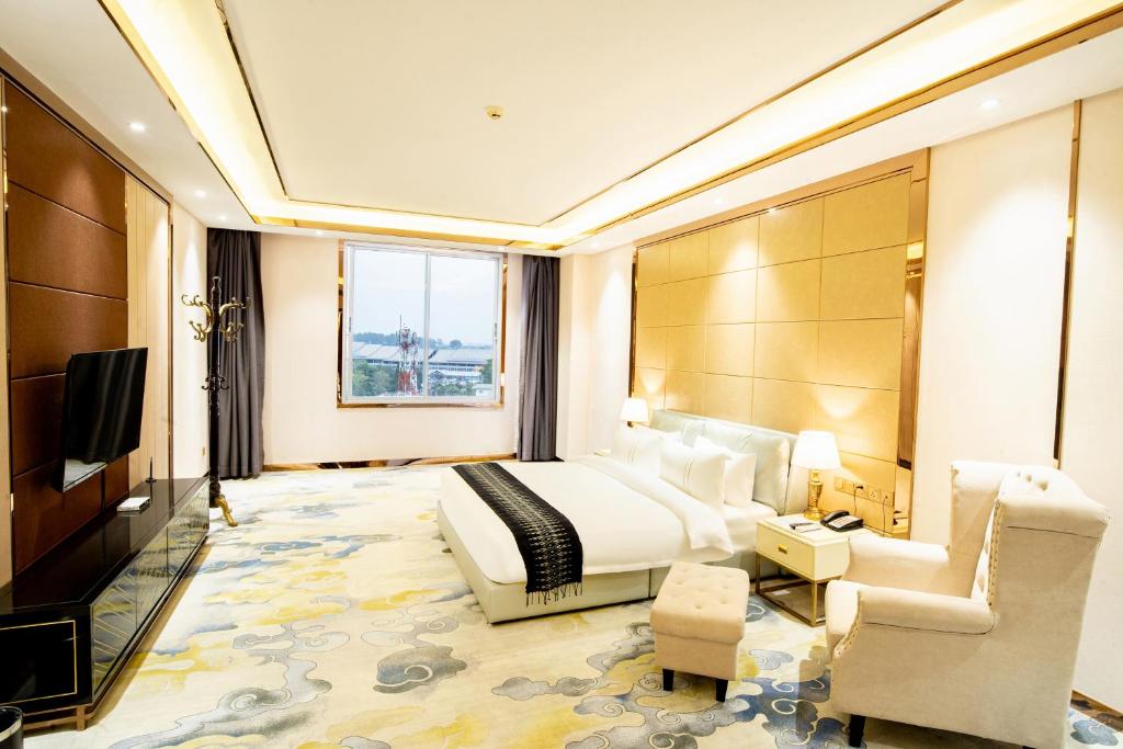 Executive Suite City view